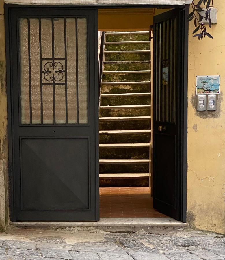 Figurari * Naples
